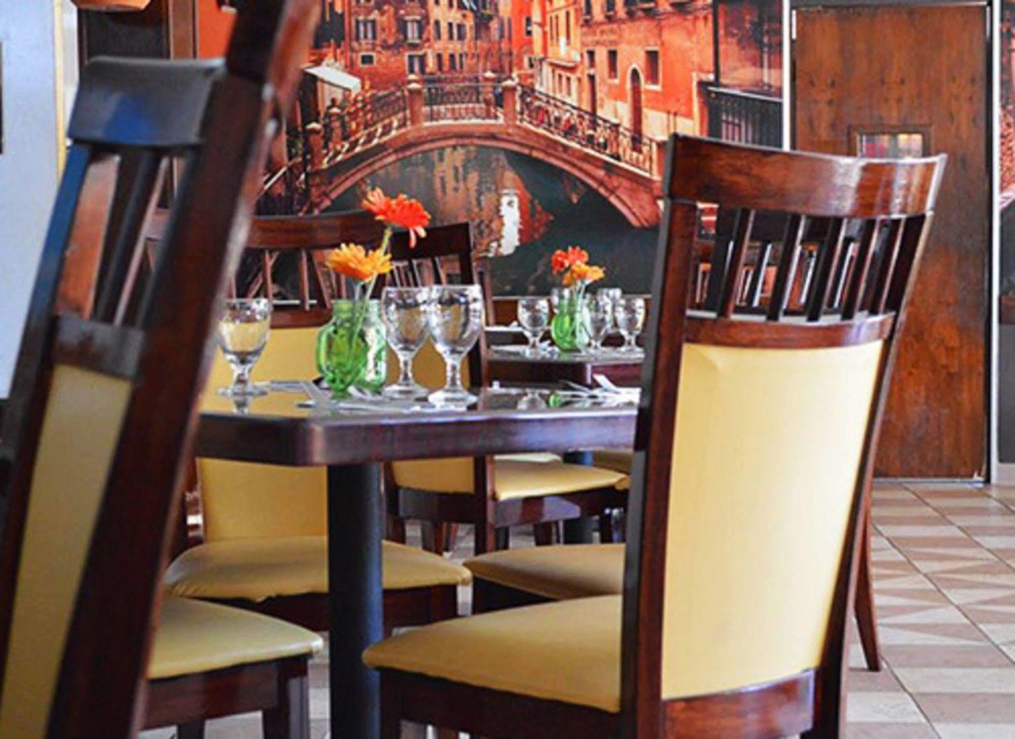 Arecibo Inn Eksteriør billede